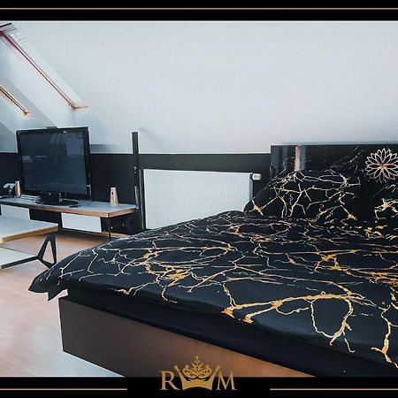 Rm Luxury Apartment In Prague • 6 People • Free Parking • Pets Esterno foto