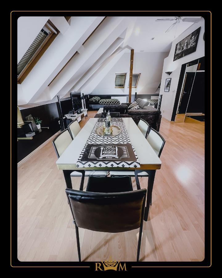 Rm Luxury Apartment In Prague • 6 People • Free Parking • Pets Esterno foto