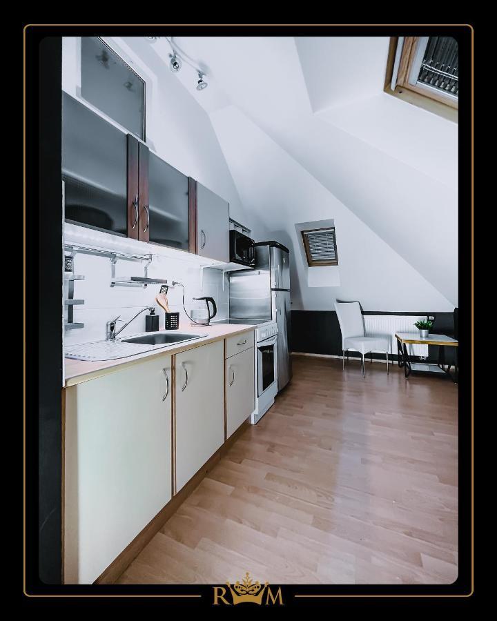 Rm Luxury Apartment In Prague • 6 People • Free Parking • Pets Esterno foto