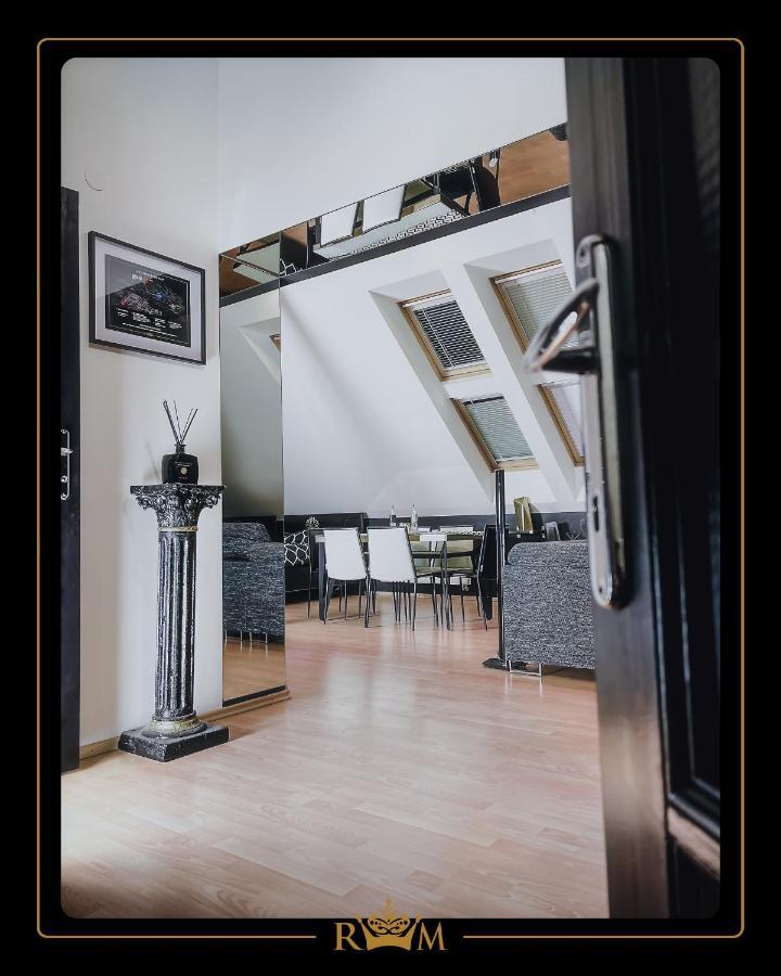 Rm Luxury Apartment In Prague • 6 People • Free Parking • Pets Esterno foto